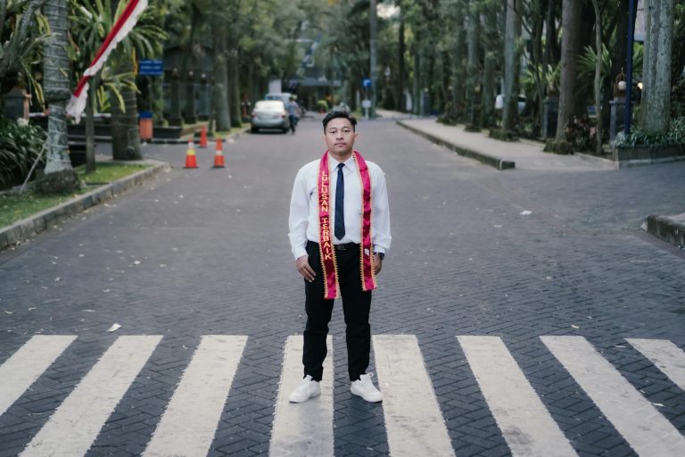 Gambar ilustrasi kegiatan pelatihan pendidikan koperasi di Jawa Timur untuk meningkatkan kemampuan dan kesadaran anggota koperasi dalam mengelola usaha bersama secara efektif dan efisien
