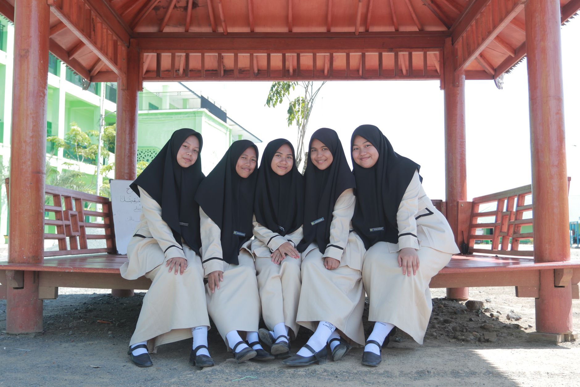 Gambar OPOP Jatim One Pesantren One Product sebagai wadah pengembangan produk unggulan dari pondok pesantren di Jawa Timur untuk meningkatkan kualitas dan daya saing produknya.